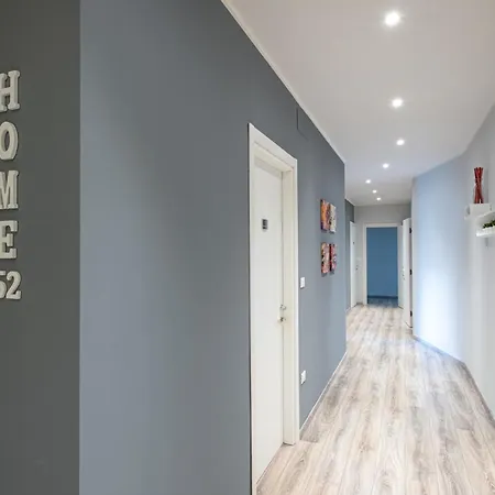 לינה וארוחת בוקר Home52 4*