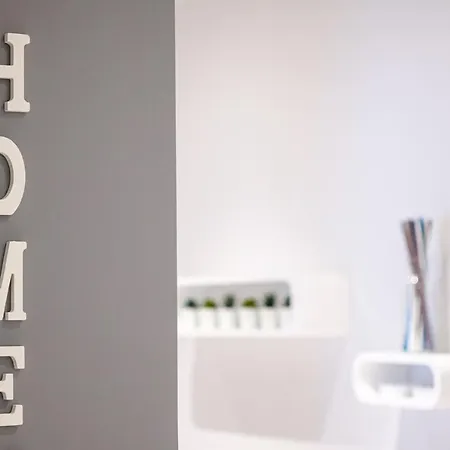 לינה וארוחת בוקר Home52 4*